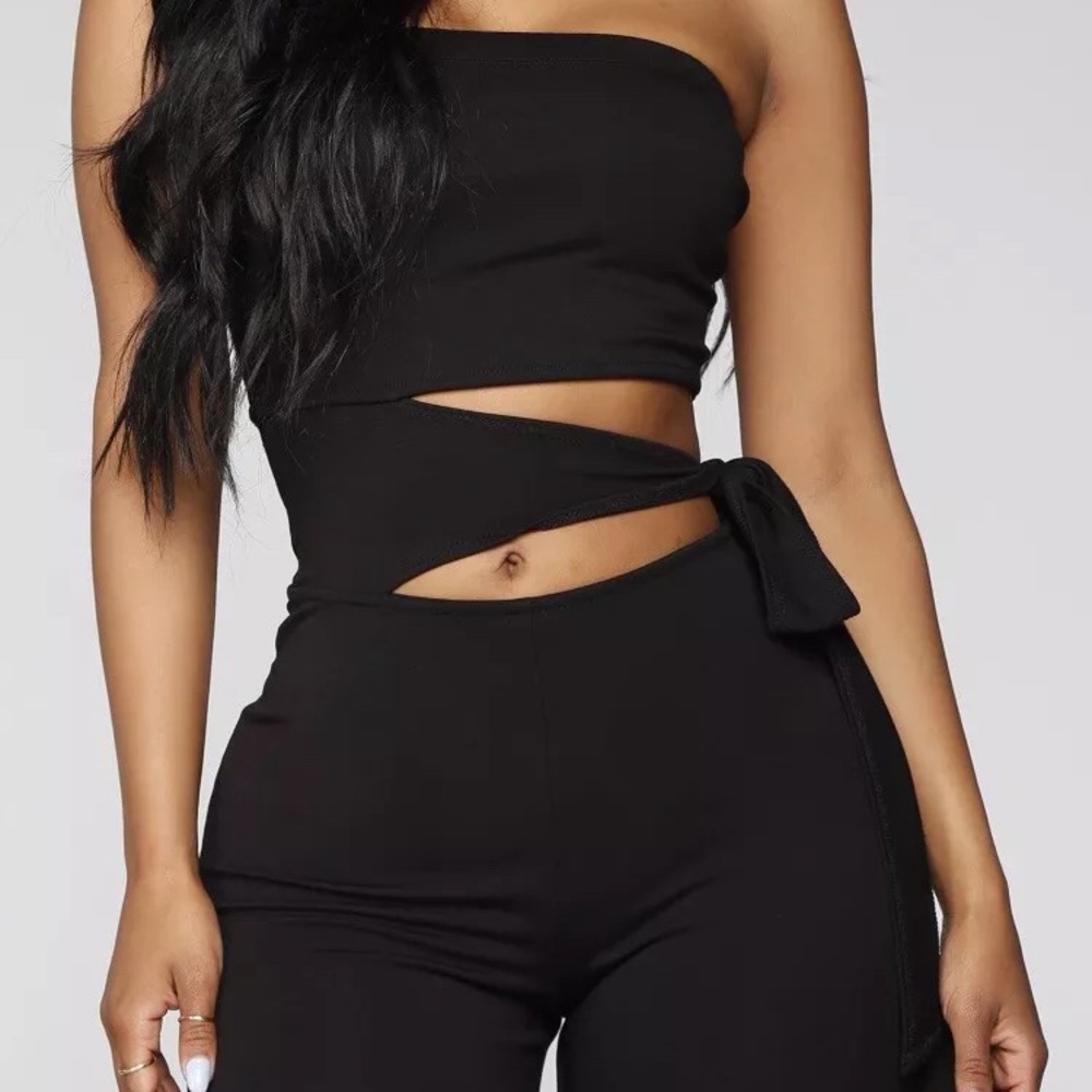 Sexy! NWT Fashion Nova ‘Turn Away Jumpsuit’ L